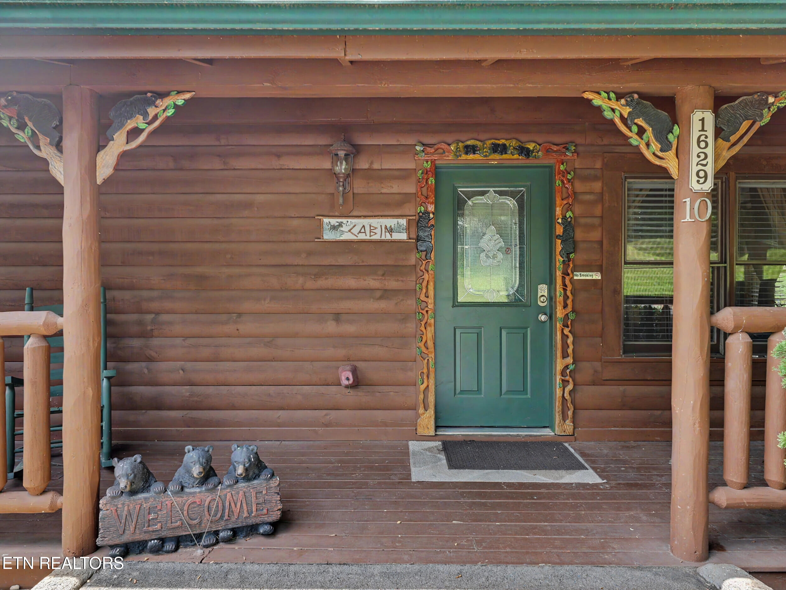 1629 Little Cabin Loop Pigeon Forge, TN 37862 - Photo 5 of 59 4_img_8717