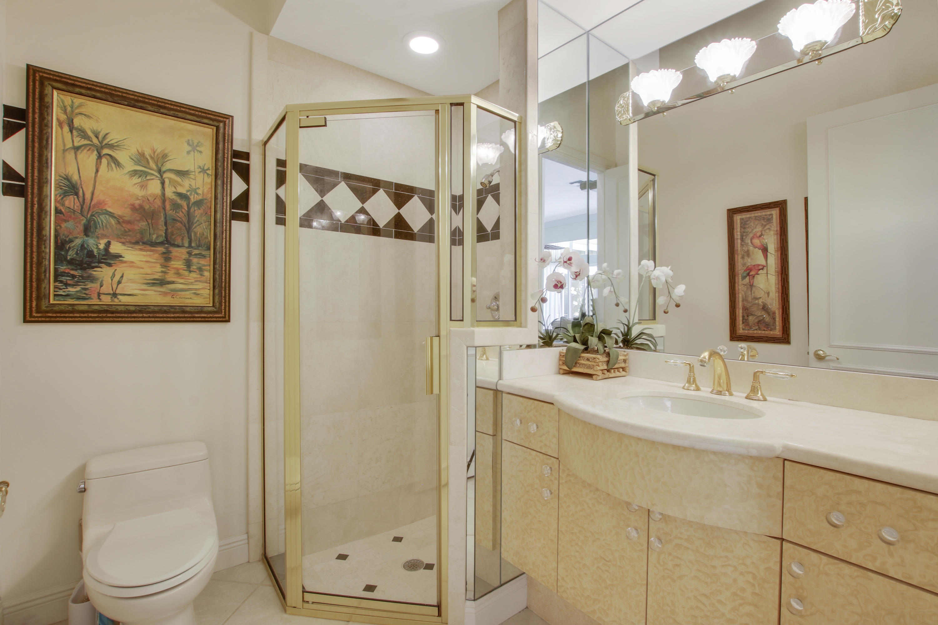 19051 Southeast Crosswinds Road Jupiter, FL 33478 - Photo 36 of 41 Guest bath