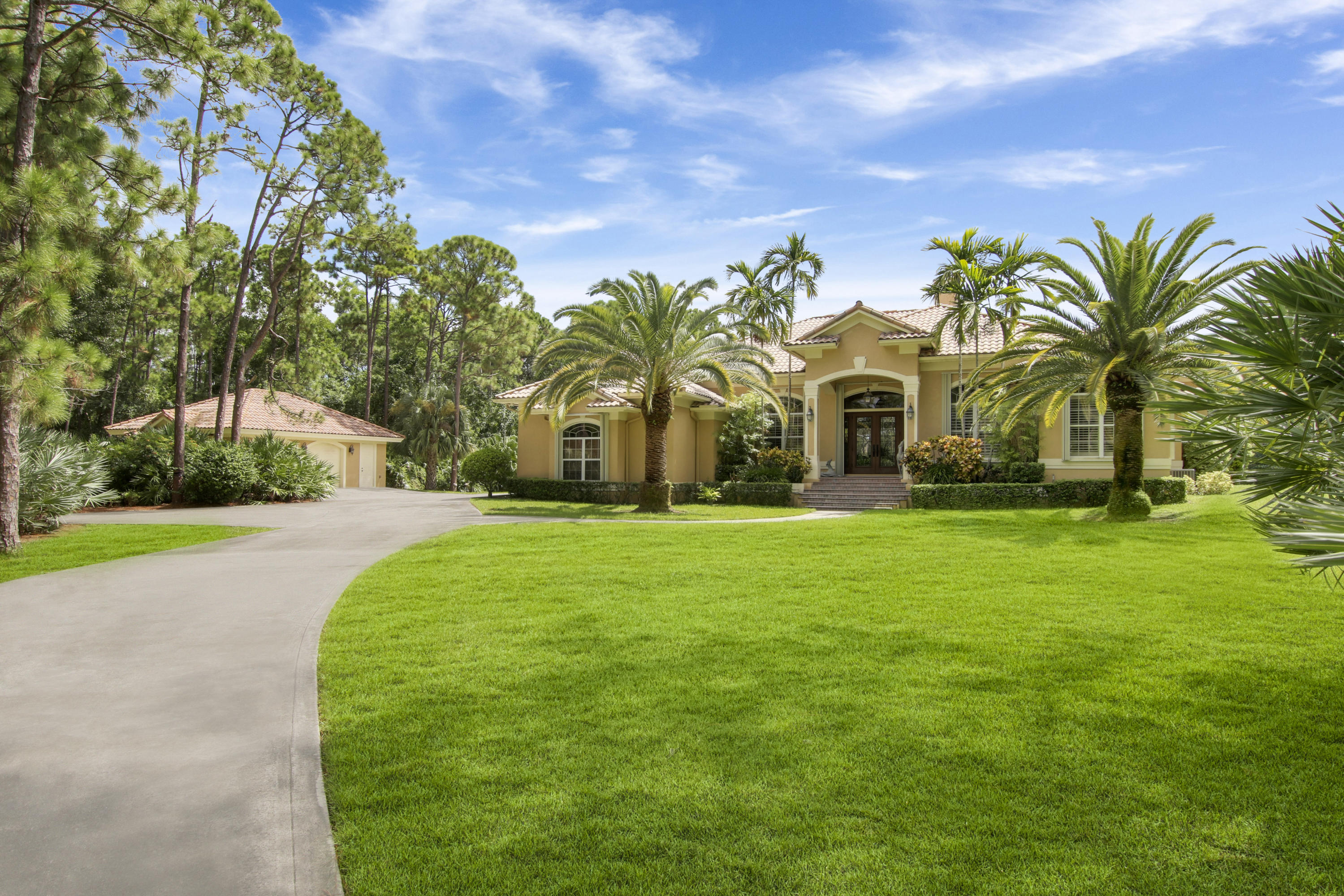 19051 Southeast Crosswinds Road Jupiter, FL 33478 - Photo 4 of 41 Add’l Bldg / garage