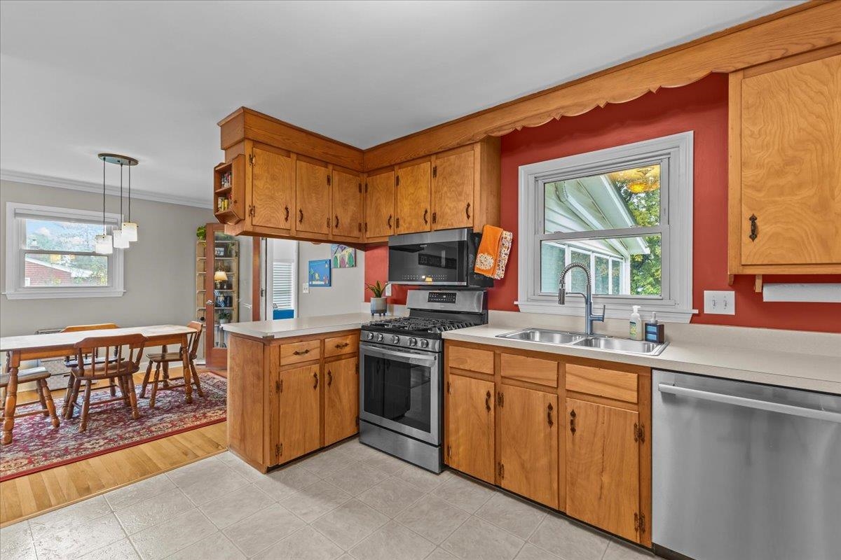 68 Sharon Drive Williston, VT 05495 - Photo 22 of 40