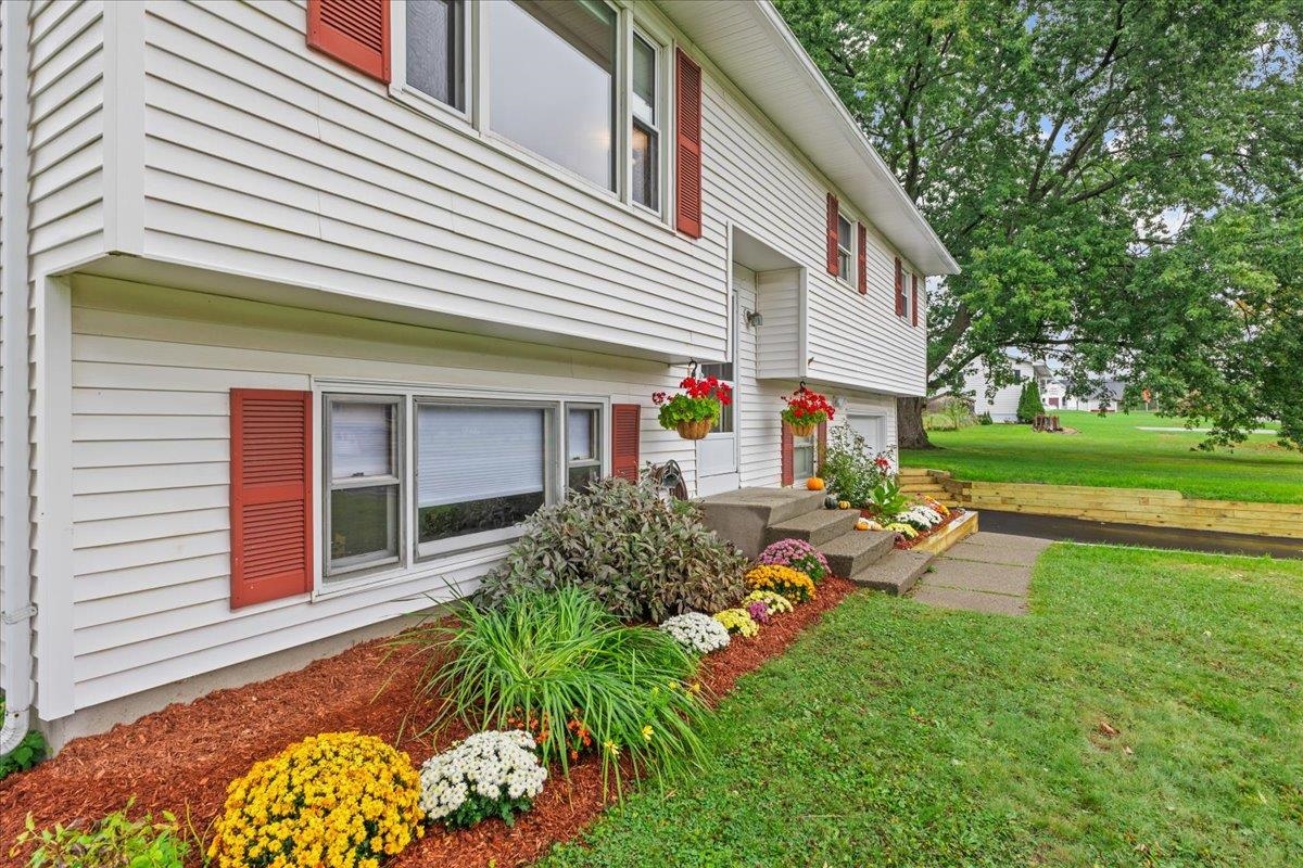 68 Sharon Drive Williston, VT 05495 - Photo 8 of 40