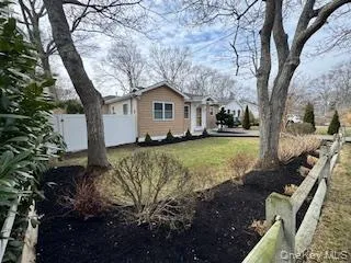 $950,000 | 24 Woodridge Road, Hampton Bays, NY 11946