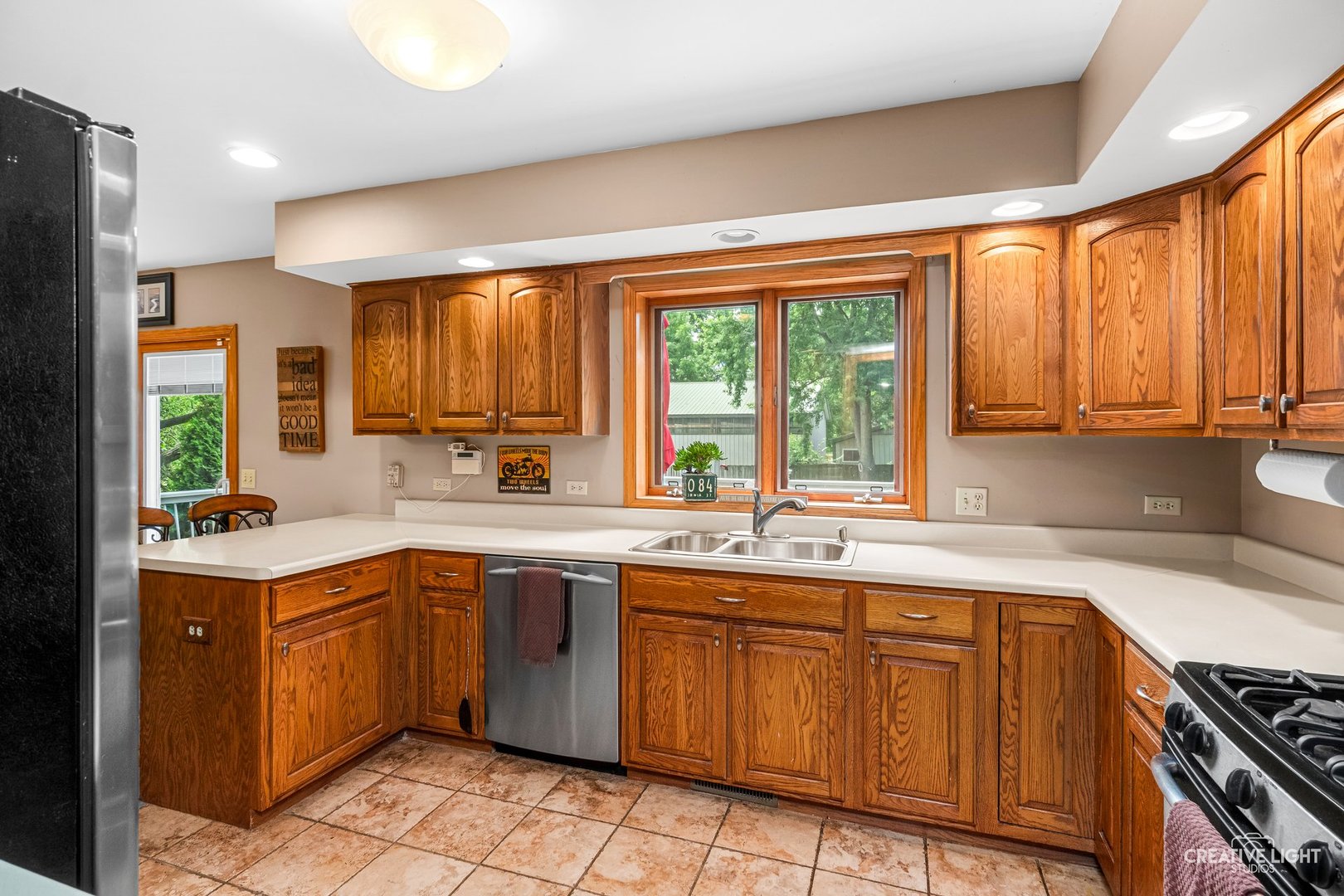 37W907 Bowes Road Elgin, IL 60124 - Photo 8 of 36
