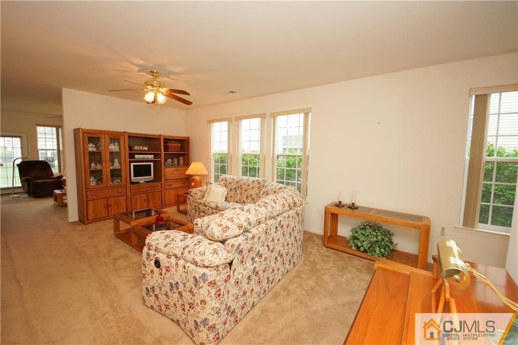 45 Pebble Creek Road Dayton, NJ 08810 - Photo 4 of 25 Gallery Image 4