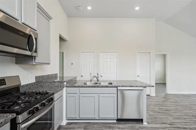 $1,695 | 222 North Lynx Trail, Montgomery, TX 77316