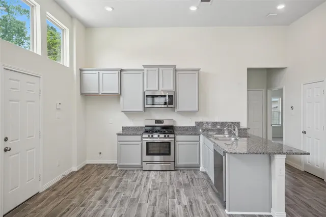 $1,695 | 222 North Lynx Trail, Montgomery, TX 77316