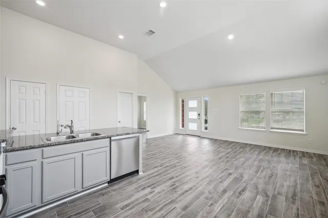 $1,695 | 222 North Lynx Trail, Montgomery, TX 77316