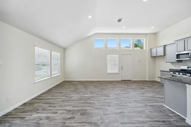 $1,695 | 222 North Lynx Trail, Montgomery, TX 77316