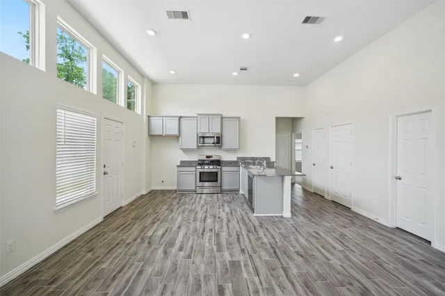 $1,695 | 222 North Lynx Trail, Montgomery, TX 77316