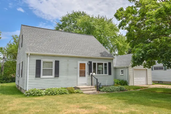$324,900 | 1214 4th Avenue, Grafton, WI 53024