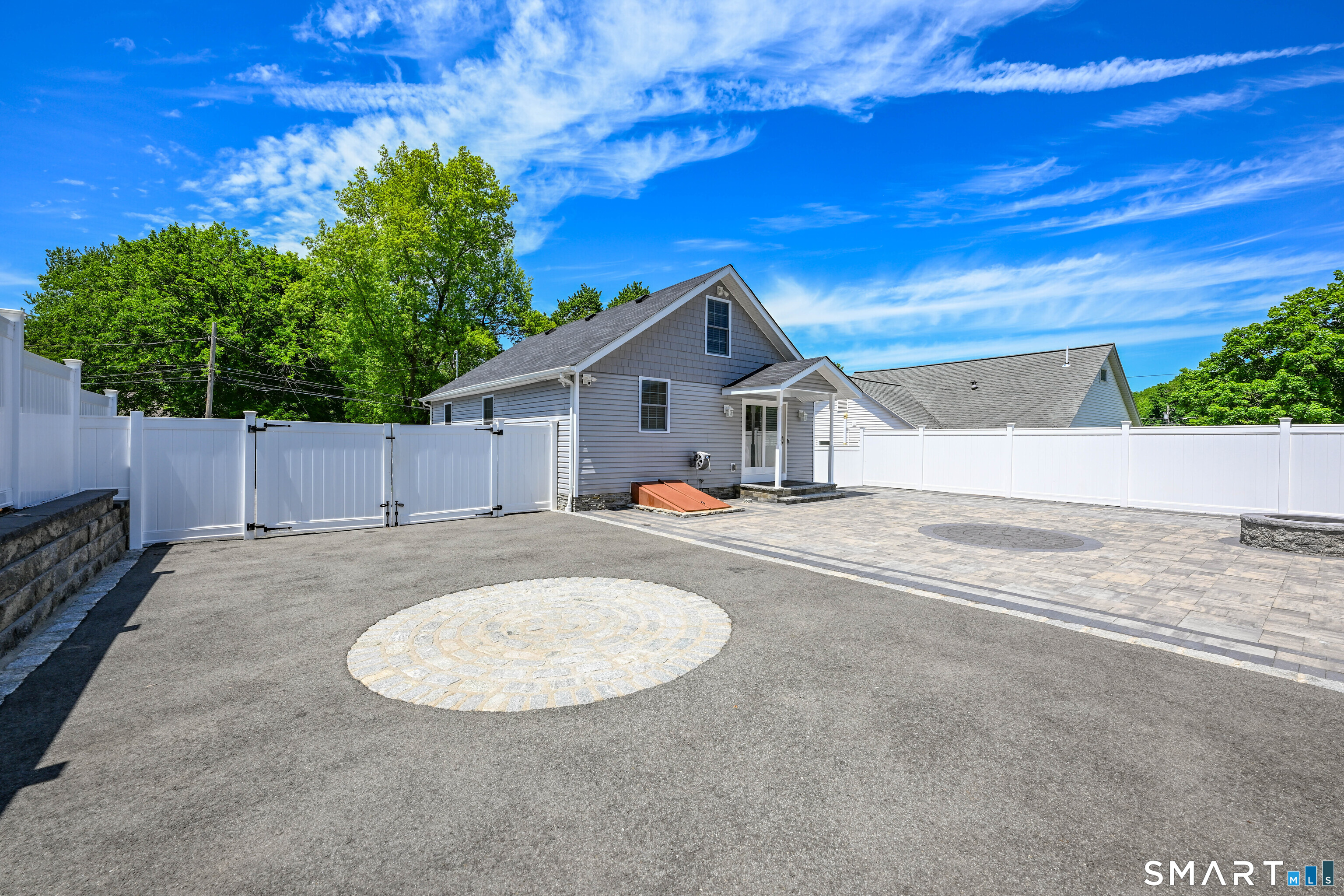 222 Hamilton Street Meriden, CT 06451 - Photo 28 of 33