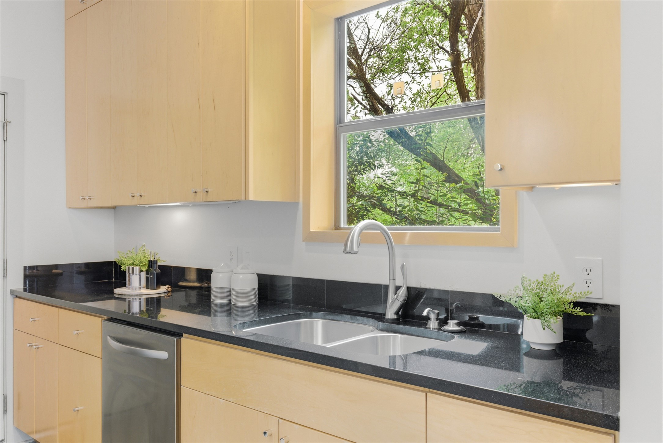 2608 Del Curto Road, Unit 3 Austin, TX 78704 - Photo 13 of 36 Gallery Image 13