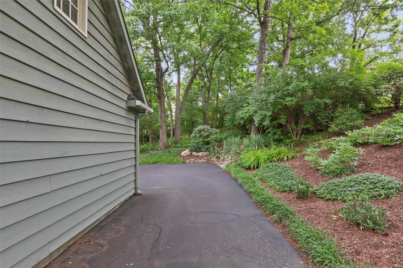 12819 Huntercreek Road St. Louis, MO 63131 - Photo 53 of 67 Gallery Image 53
