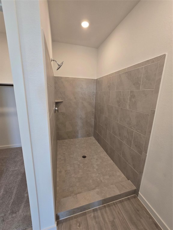 7819 Evening Emerald Drive Rosharon, TX 77583 - Photo 8 of 10 a bathroom with a shower