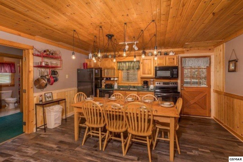 704 Grey Hawk Way Pigeon Forge, TN 37863 - Photo 4 of 29