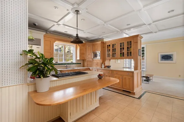 $2,195,000 | 82 Freeman Parkway, Providence, RI 02906