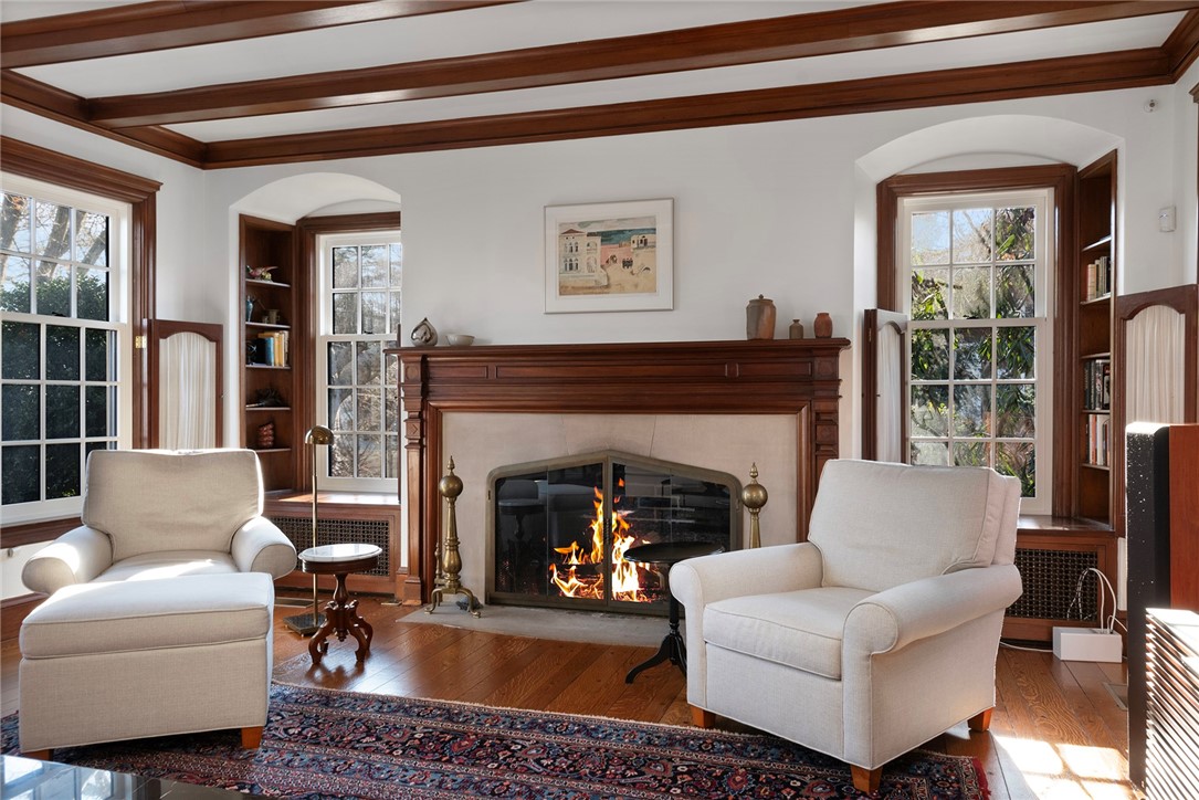 82 Freeman Parkway Providence, RI 02906 - Photo 10 of 48