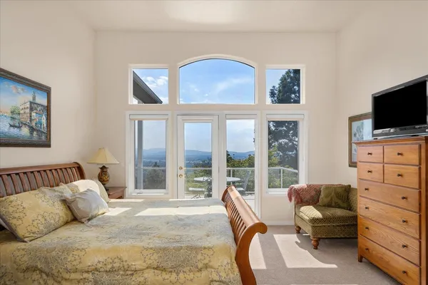 $879,900 | 8816 East Woodland Park Drive, Spokane, WA 99217