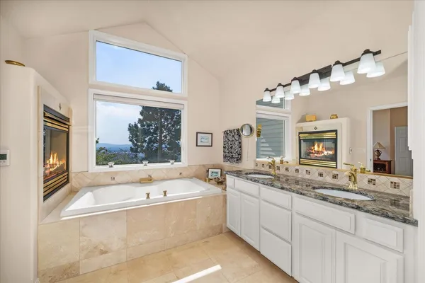 $879,900 | 8816 East Woodland Park Drive, Spokane, WA 99217