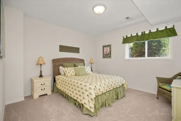 $879,900 | 8816 East Woodland Park Drive, Spokane, WA 99217