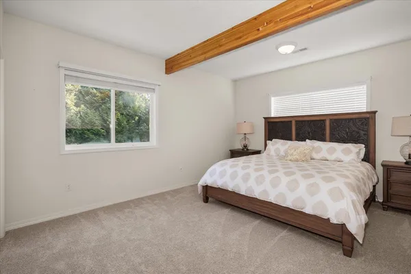 $879,900 | 8816 East Woodland Park Drive, Spokane, WA 99217