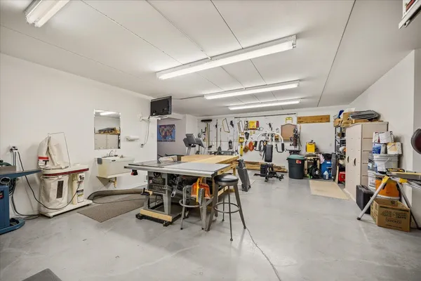 $879,900 | 8816 East Woodland Park Drive, Spokane, WA 99217