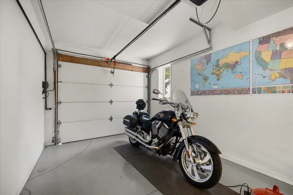 $879,900 | 8816 East Woodland Park Drive, Spokane, WA 99217