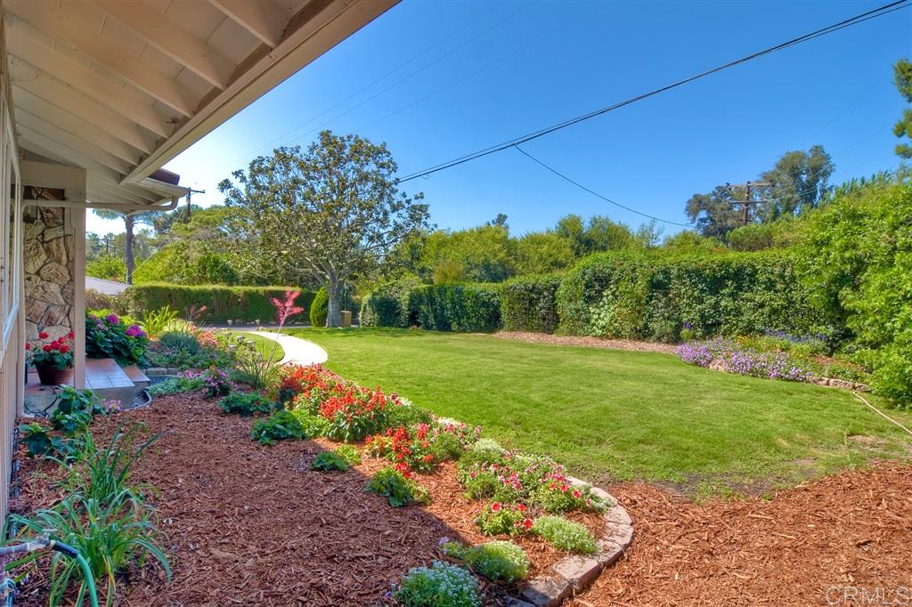 13327 Stone Canyon Road Poway, CA 92064 - Photo 3 of 25