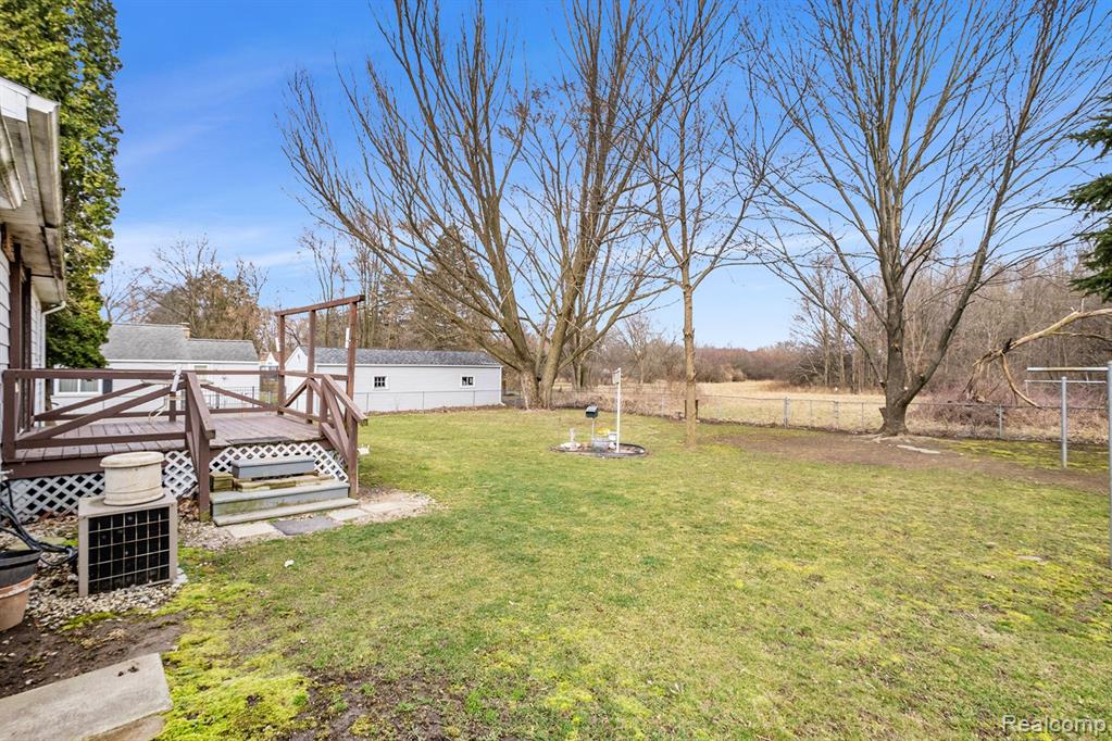 4391 East Carpenter Road Flint, MI 48506 - Photo 13 of 17