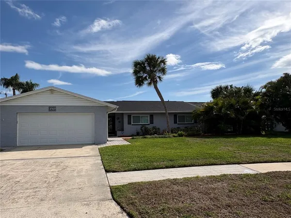 $3,800 | 8434 Boxwood Drive, Tampa, FL 33615