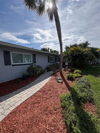$3,800 | 8434 Boxwood Drive, Tampa, FL 33615
