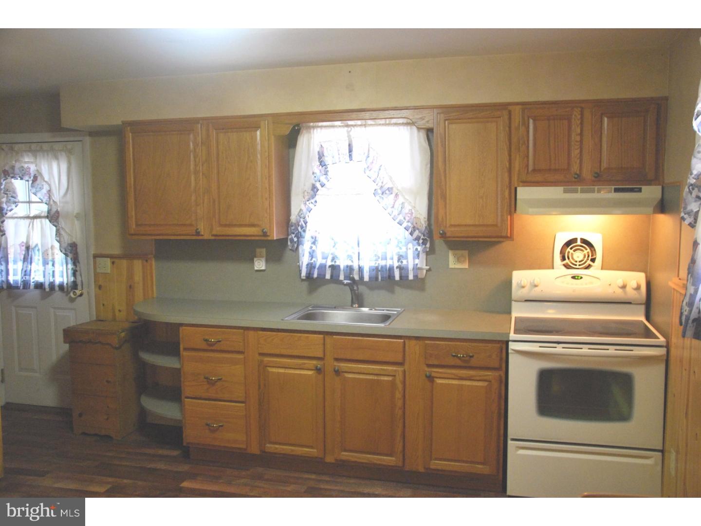 314 Osborne Road Wilmington, DE 19804 - Photo 3 of 13 Kitchen