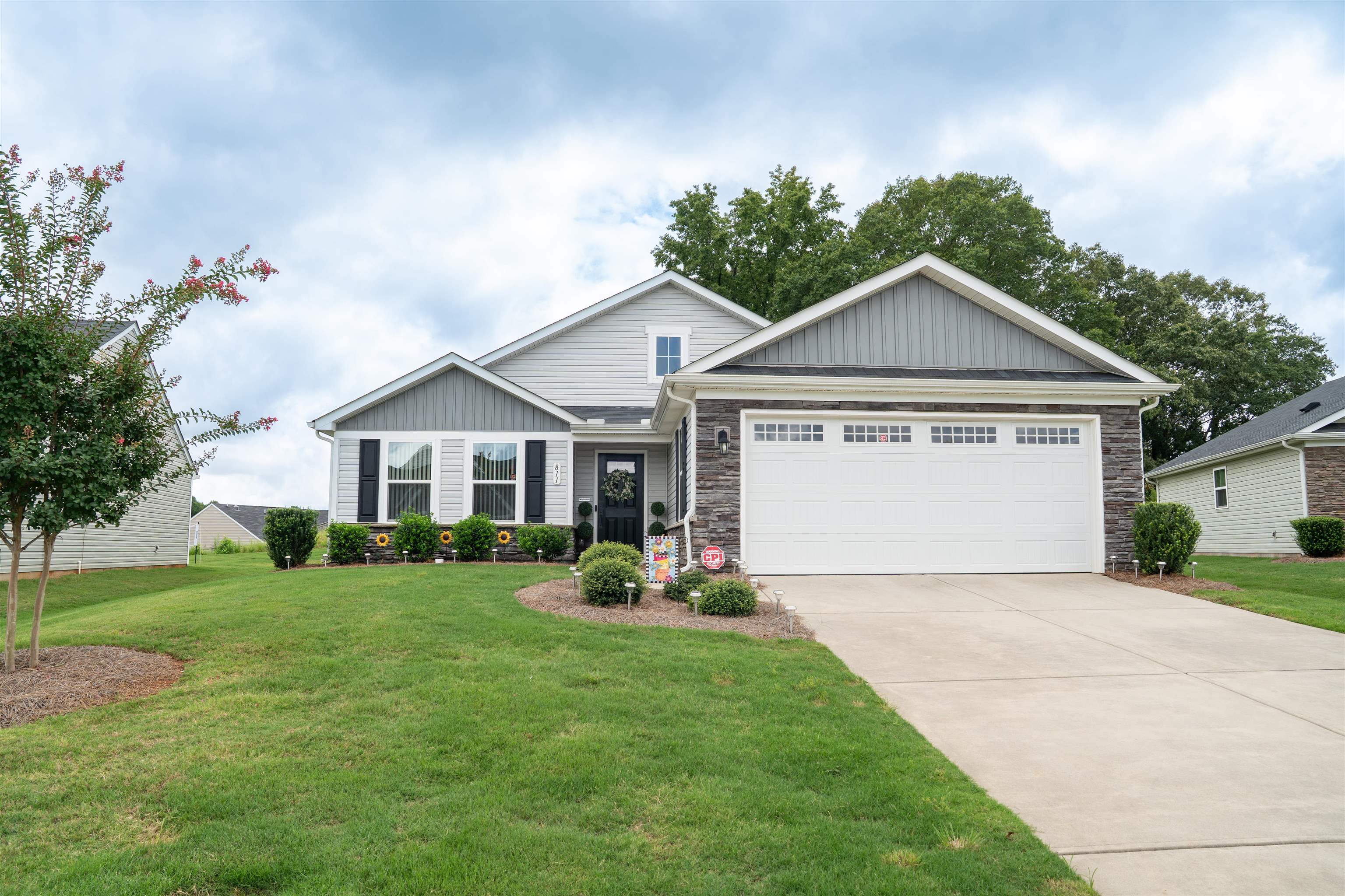 811 Shadow Oak Court Boiling Springs, SC 29316 - Photo 2 of 34
