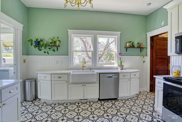 $475,000 | 407 East Main Street, Weiser, ID 83672