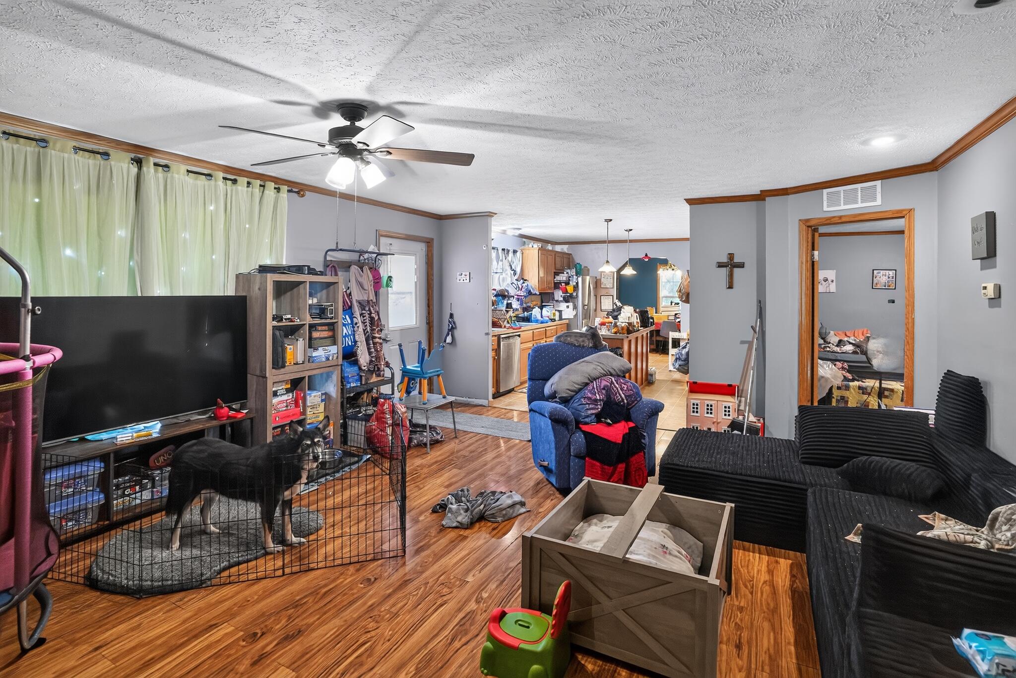 2950 Stringtown Road Corinth, KY 41010 - Photo 4 of 45 18_2950_Stringtown_Rd-Living_room-7216