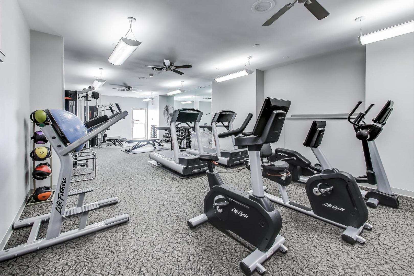 6301 North Sheridan Road, Unit 4A Chicago, IL 60660 - Photo 54 of 63 Gallery Image 54