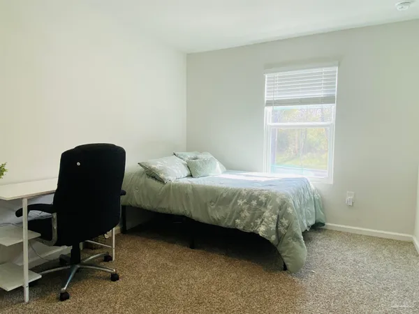 $2,400 | 9845 Beulah Road, Pensacola, FL 32526