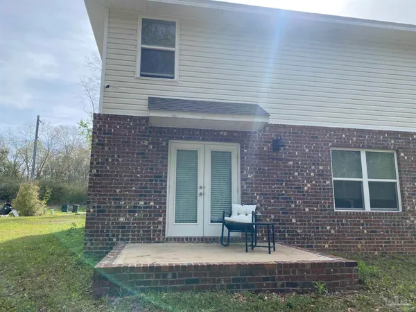 $2,400 | 9845 Beulah Road, Pensacola, FL 32526