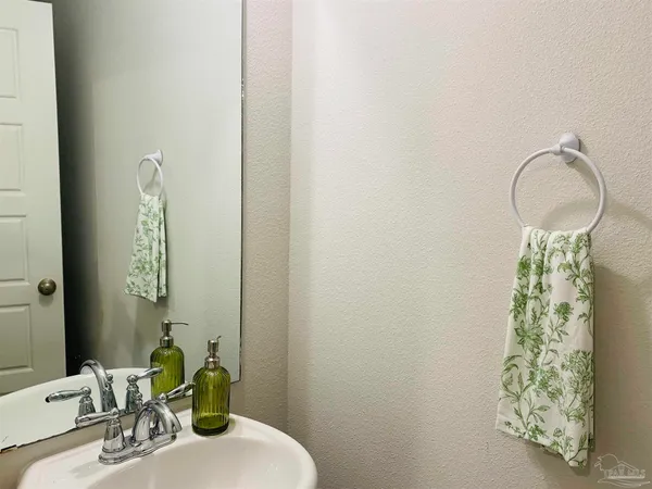 $2,400 | 9845 Beulah Road, Pensacola, FL 32526