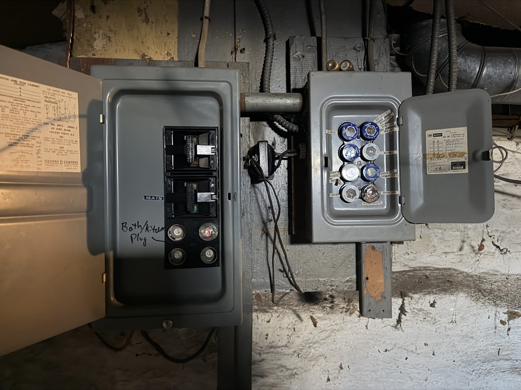 386 June Street Worcester, MA 01602 - Photo 14 of 16 a view of water heater room