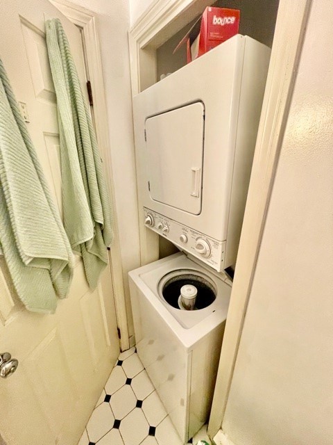 17 Thacher Street, Unit 3 Boston, MA 02113 - Photo 17 of 24 a utility room with dryer and washer