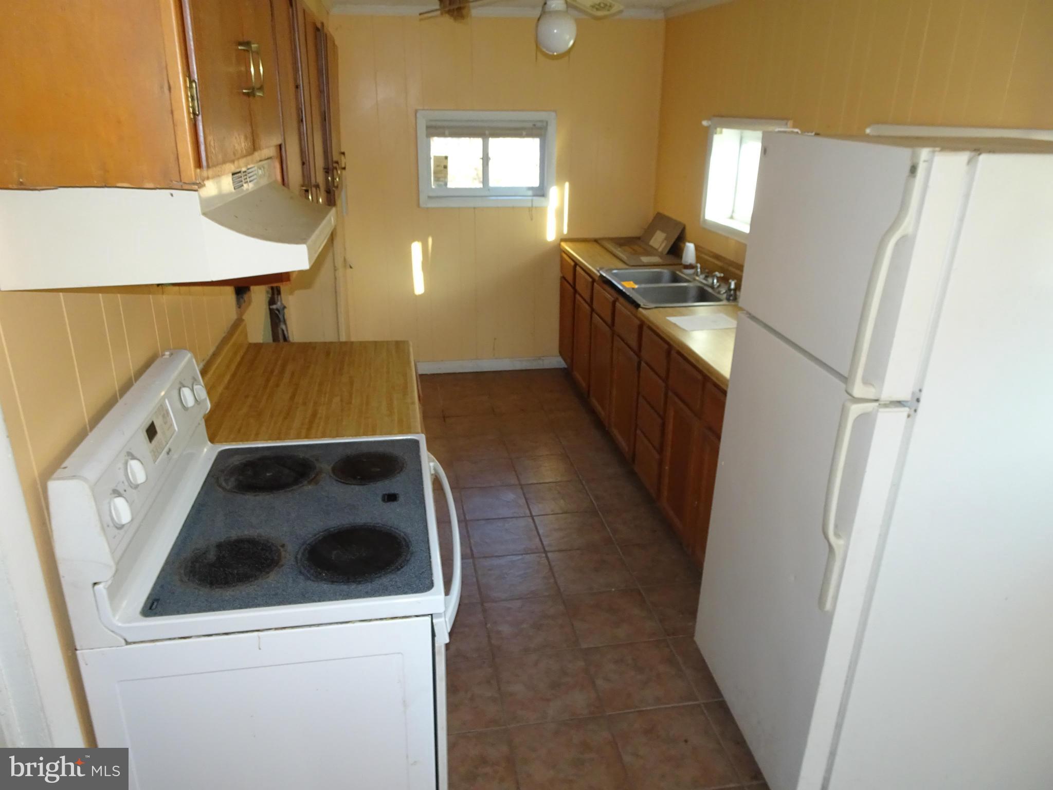 15214 Comus Road Clarksburg, MD 20871 - Photo 5 of 10 Kitchen
