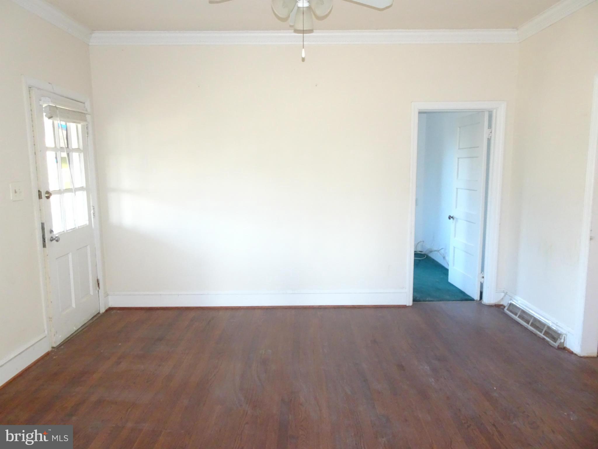 15214 Comus Road Clarksburg, MD 20871 - Photo 10 of 10 Living Room