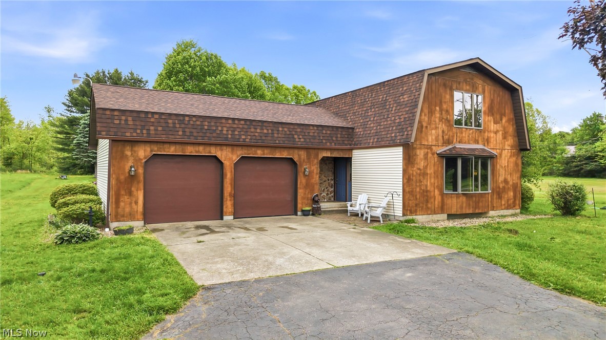 6667 Chestnut-Ridge Road Hubbard, OH 44425 - Photo 1 of 35 3 bedroom, 1.5 bathroom on over 12 acres with attached garage & outbuilding