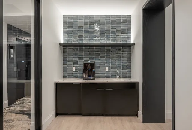 $2,400 | 93 Bennington Street, Unit 610, Revere, MA 02151