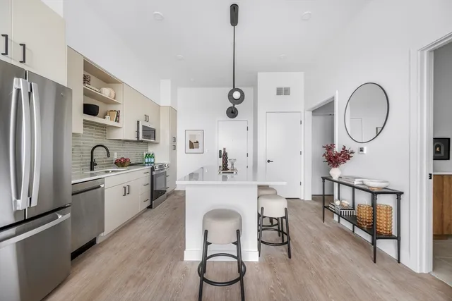 $2,400 | 93 Bennington Street, Unit 610, Revere, MA 02151