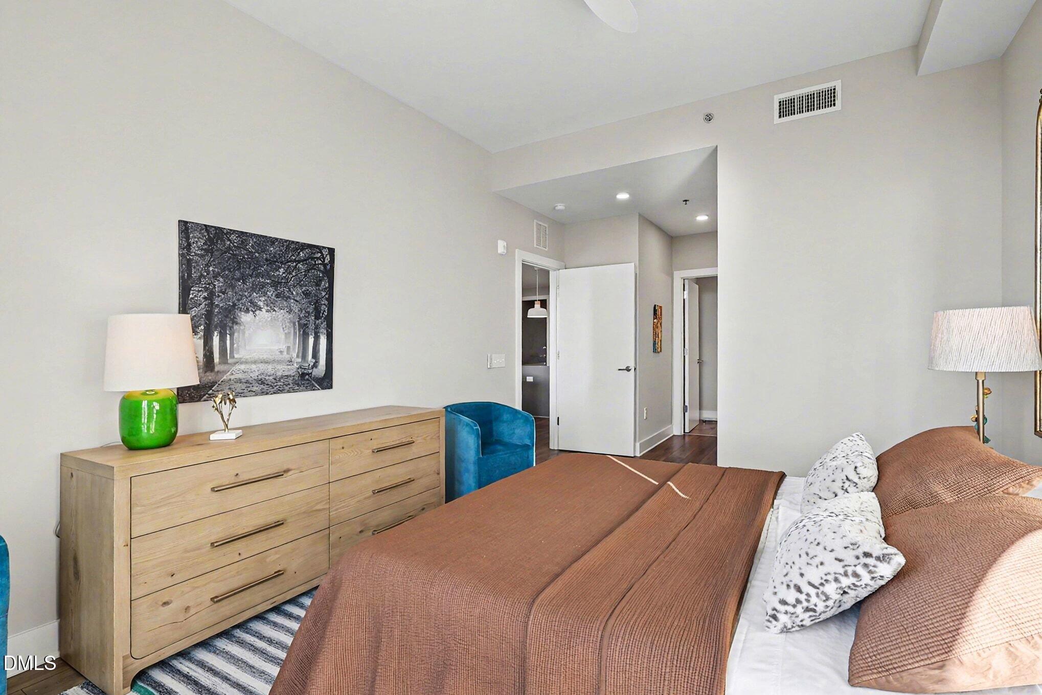 214 Hunt Street, Unit 710 Durham, NC 27701 - Photo 15 of 43 029_file_9936