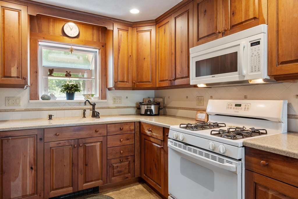 165 Hockanum Road Warwick, MA 01378 - Photo 12 of 41