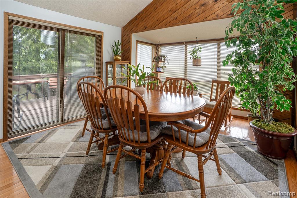 2725 Cooley Lake Road Highland, MI 48356 - Photo 31 of 63
