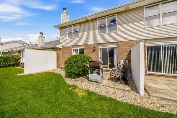 $249,900 | 5613 West Von Avenue, Unit C, Monee, IL 60449